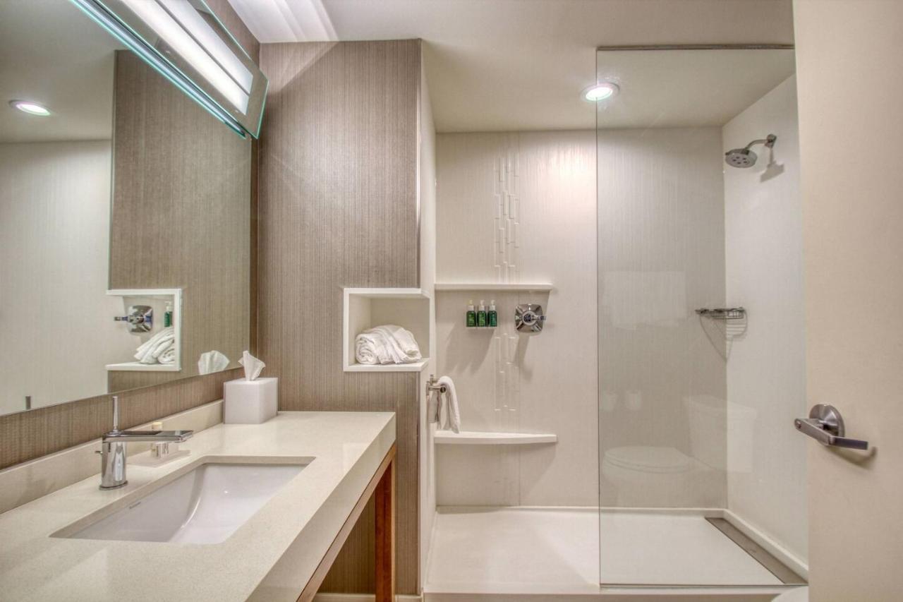 Courtyard By Marriott Fargo Hotel Eksteriør billede