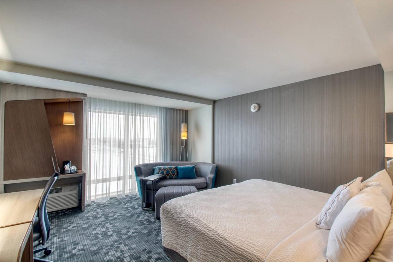 Courtyard By Marriott Fargo Hotel Eksteriør billede
